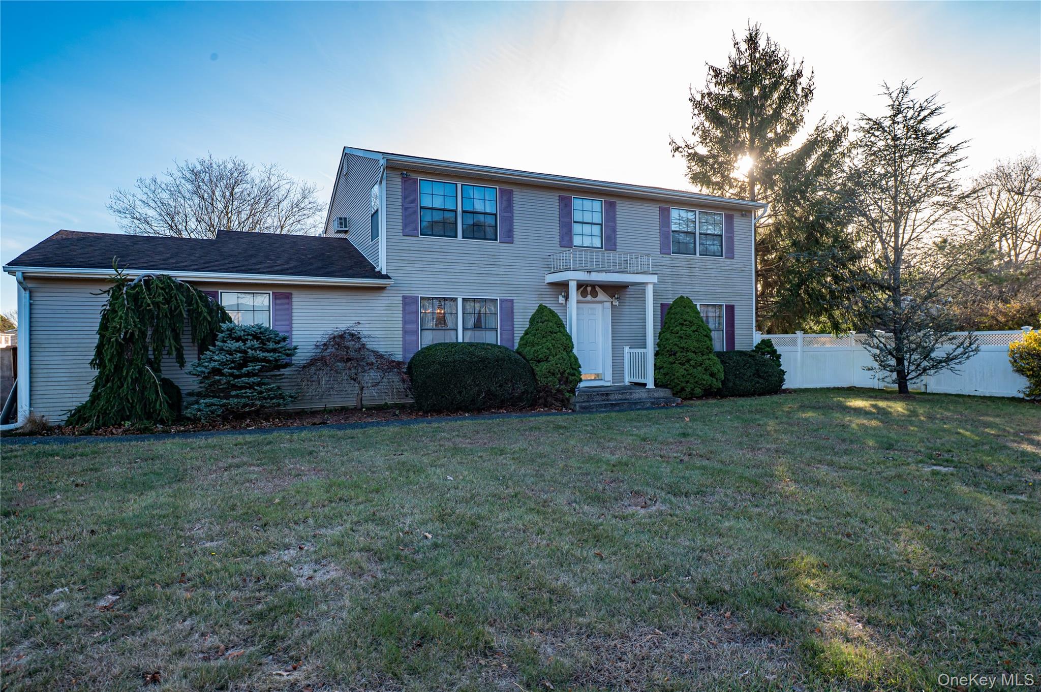 290 East Woodside Avenue Patchogue Patchogue, NY 11772