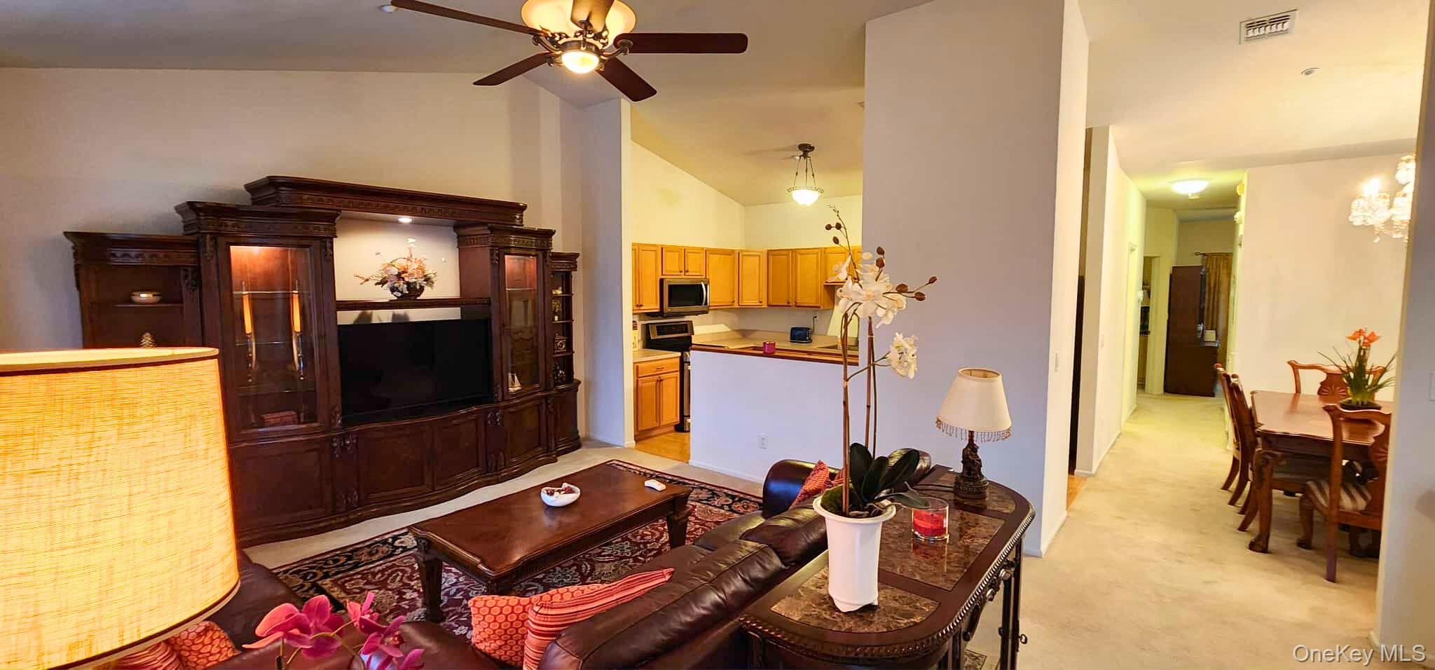 512 Narragansett Villas Drive Lindenhurst Lindenhurst, NY 11757