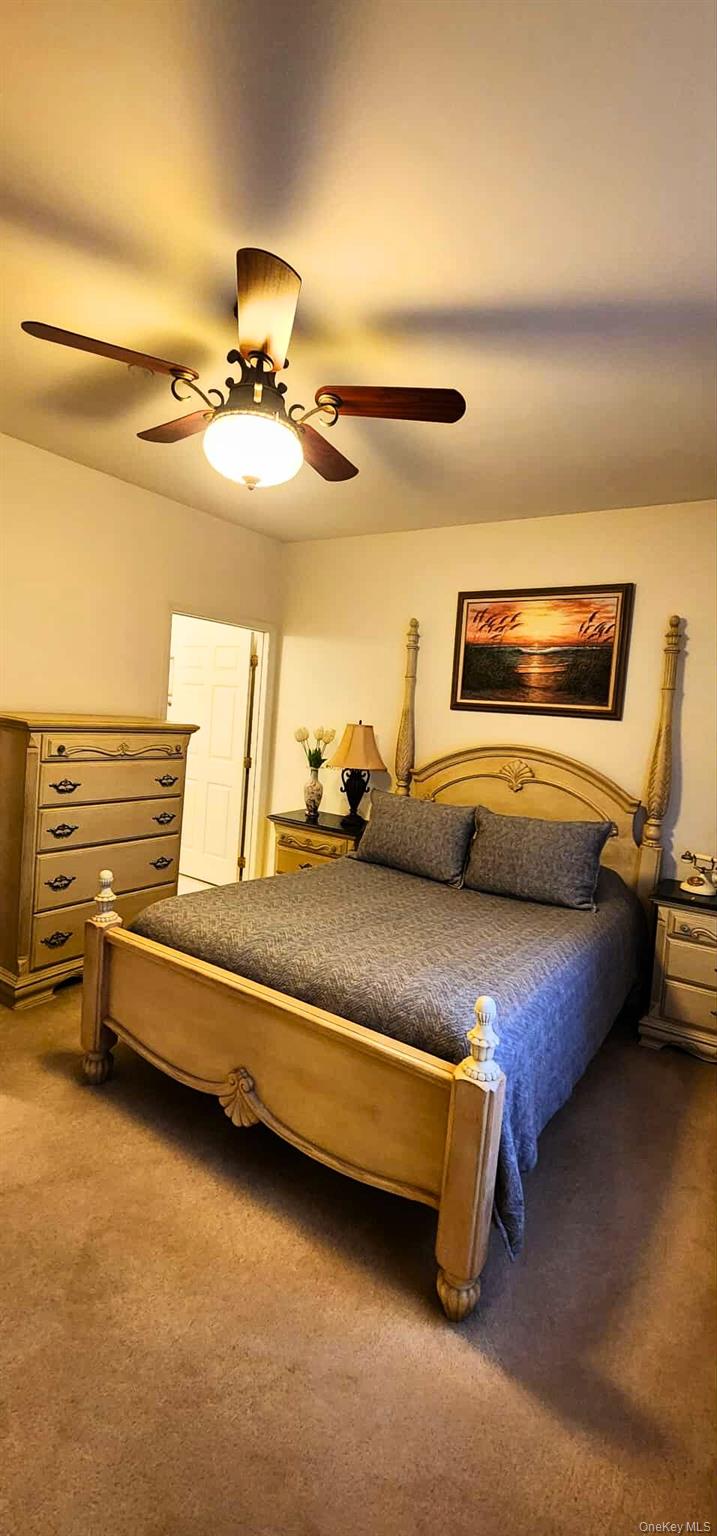 512 Narragansett Villas Drive Lindenhurst Lindenhurst, NY 11757