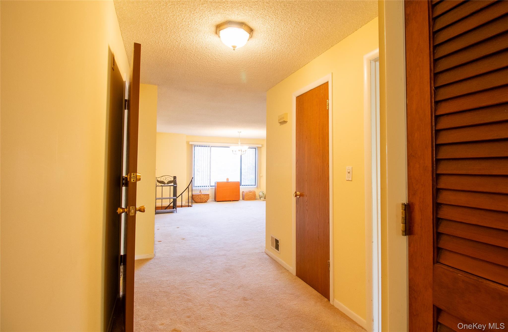 38 Chester Lane Out of NYC Nanuet, NY 10954