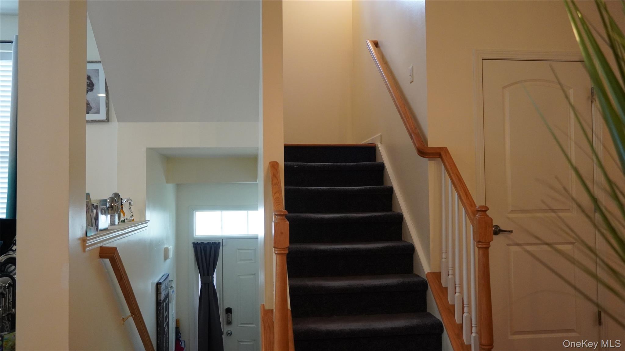 1402 Hawthorn Way Out of NYC New Windsor, NY 12553