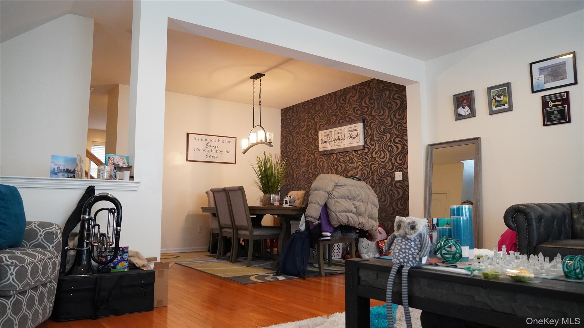 1402 Hawthorn Way Out of NYC New Windsor, NY 12553