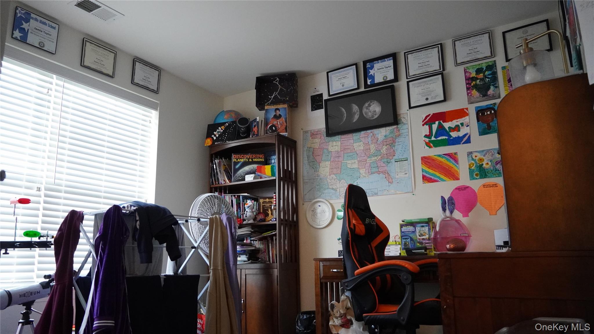 1402 Hawthorn Way Out of NYC New Windsor, NY 12553