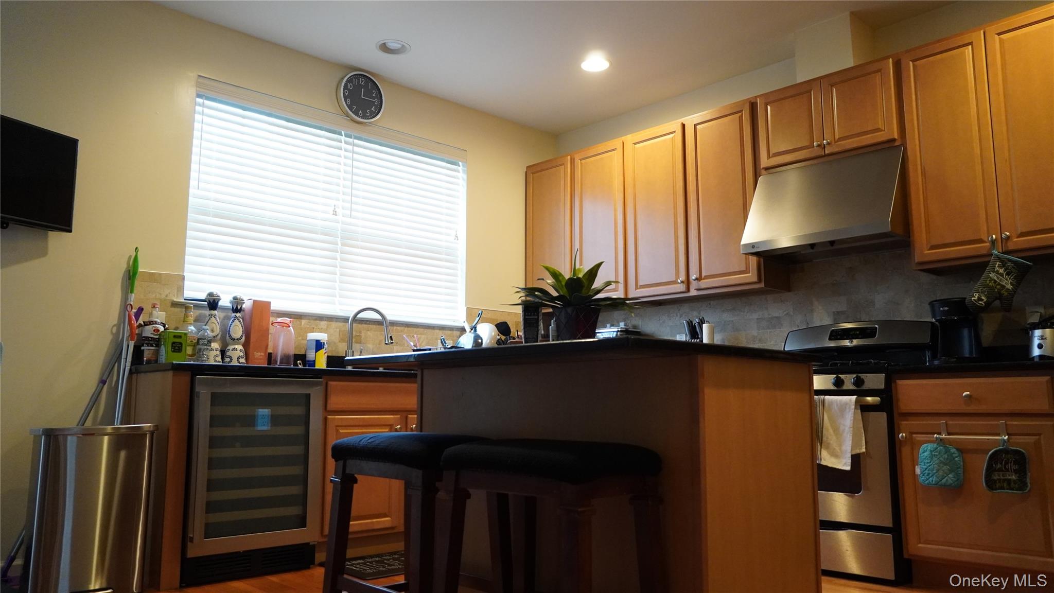 1402 Hawthorn Way Out of NYC New Windsor, NY 12553