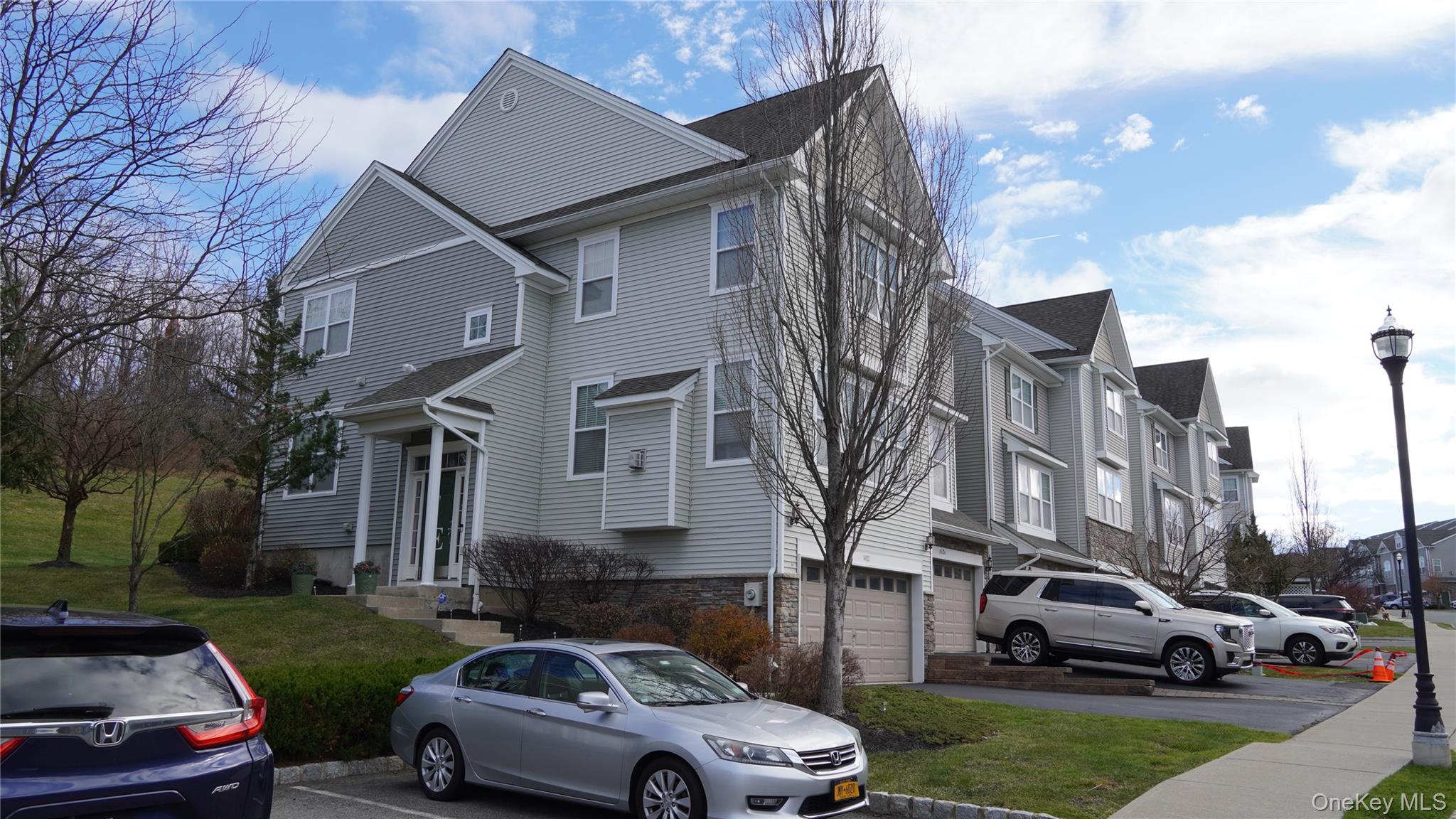 1402 Hawthorn Way Out of NYC New Windsor, NY 12553