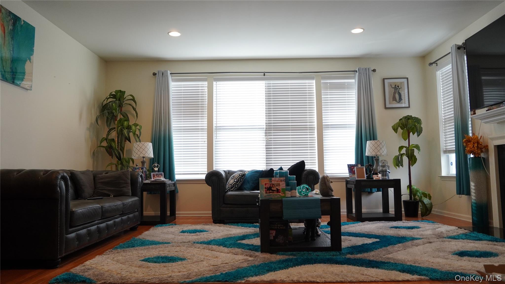 1402 Hawthorn Way Out of NYC New Windsor, NY 12553