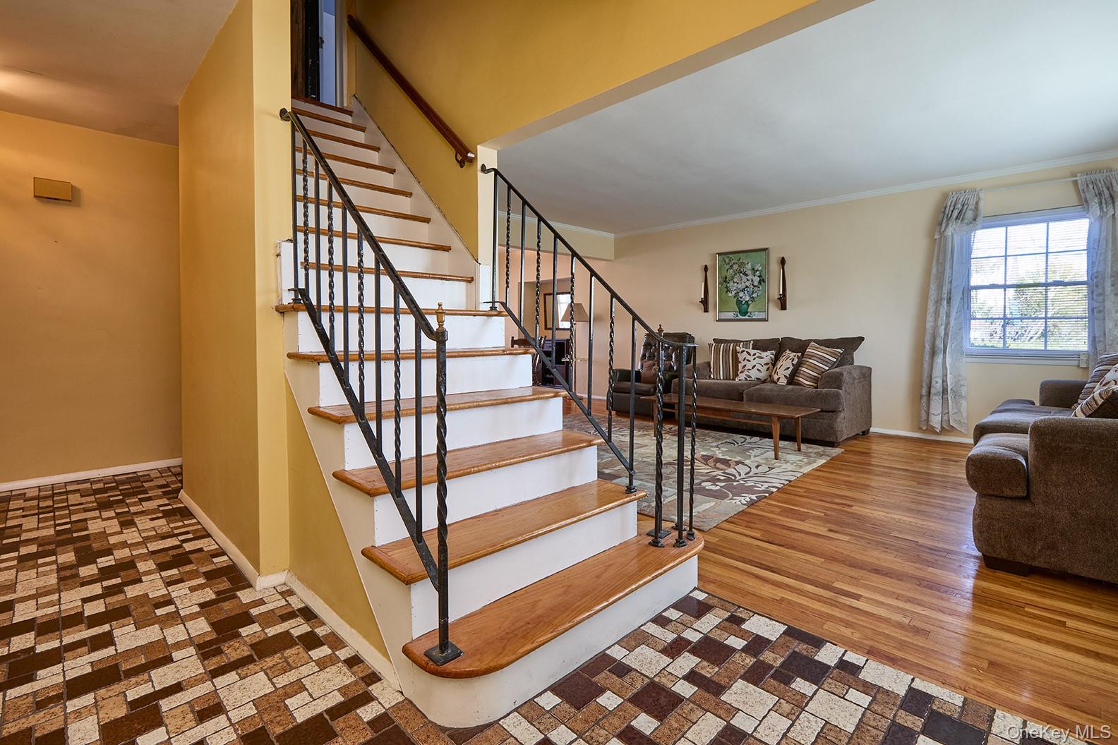 1068 Ashley Drive Valley Stream Valley Stream, NY 11580