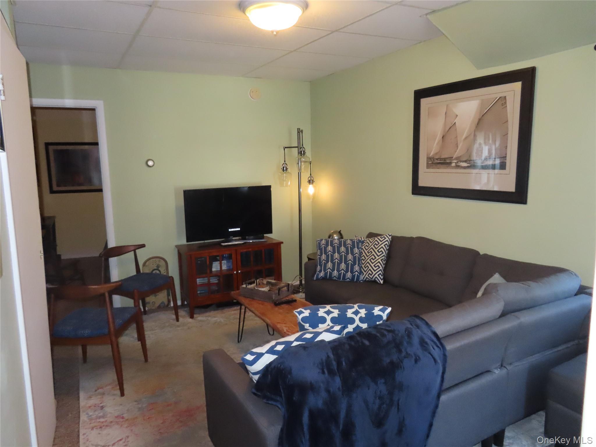 33 Deer Park Avenue 27-C Babylon Babylon, NY 11702