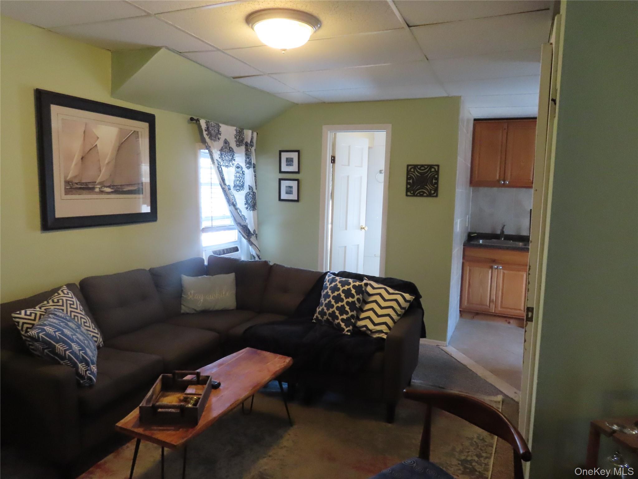 33 Deer Park Avenue 27-C Babylon Babylon, NY 11702