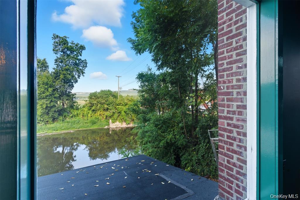 1 Water Street Out of NYC New Paltz, NY 12561