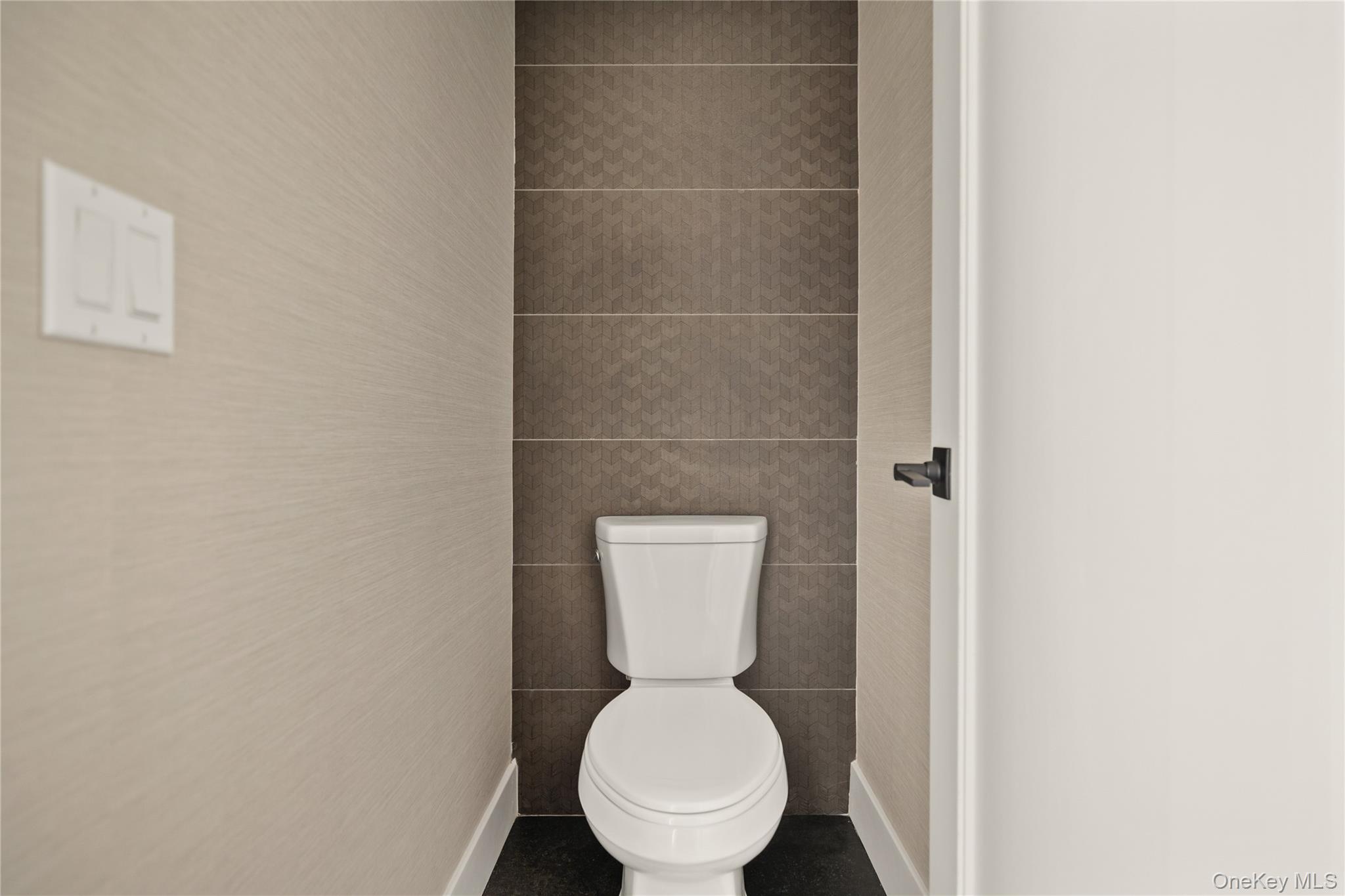 5 Valley Way 220 Out of NYC Spring Valley, NY 10977