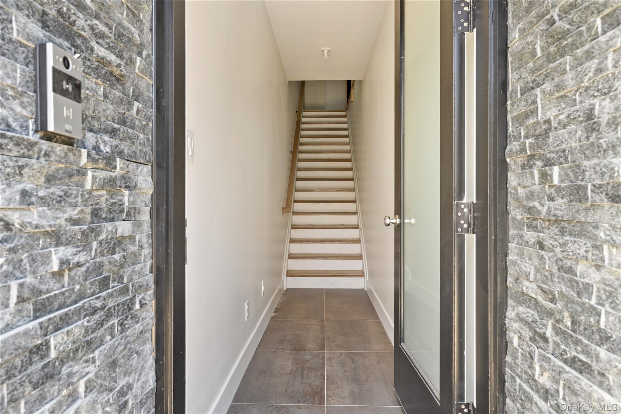 5 Valley Way 220 Out of NYC Spring Valley, NY 10977