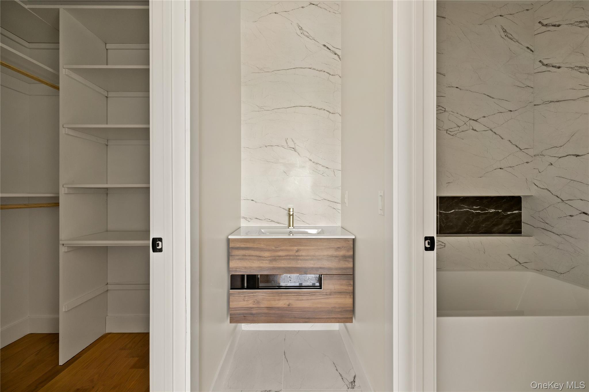 5 Valley Way 220 Out of NYC Spring Valley, NY 10977