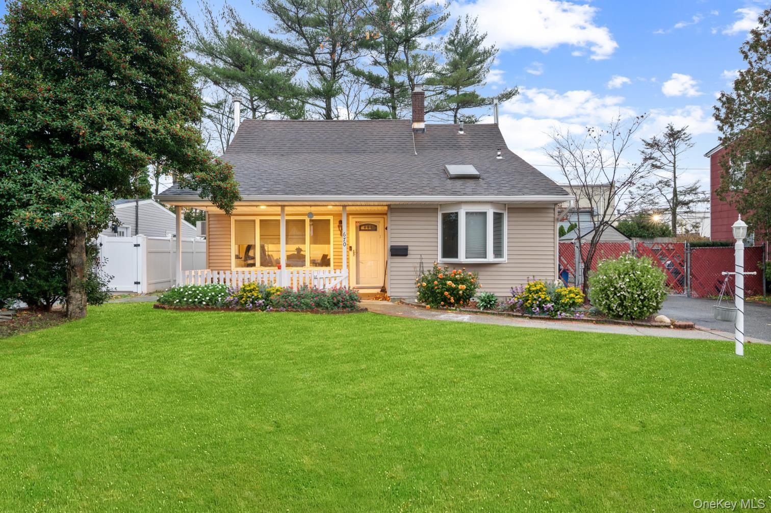 670 Mason Street Westbury Westbury, NY 11590