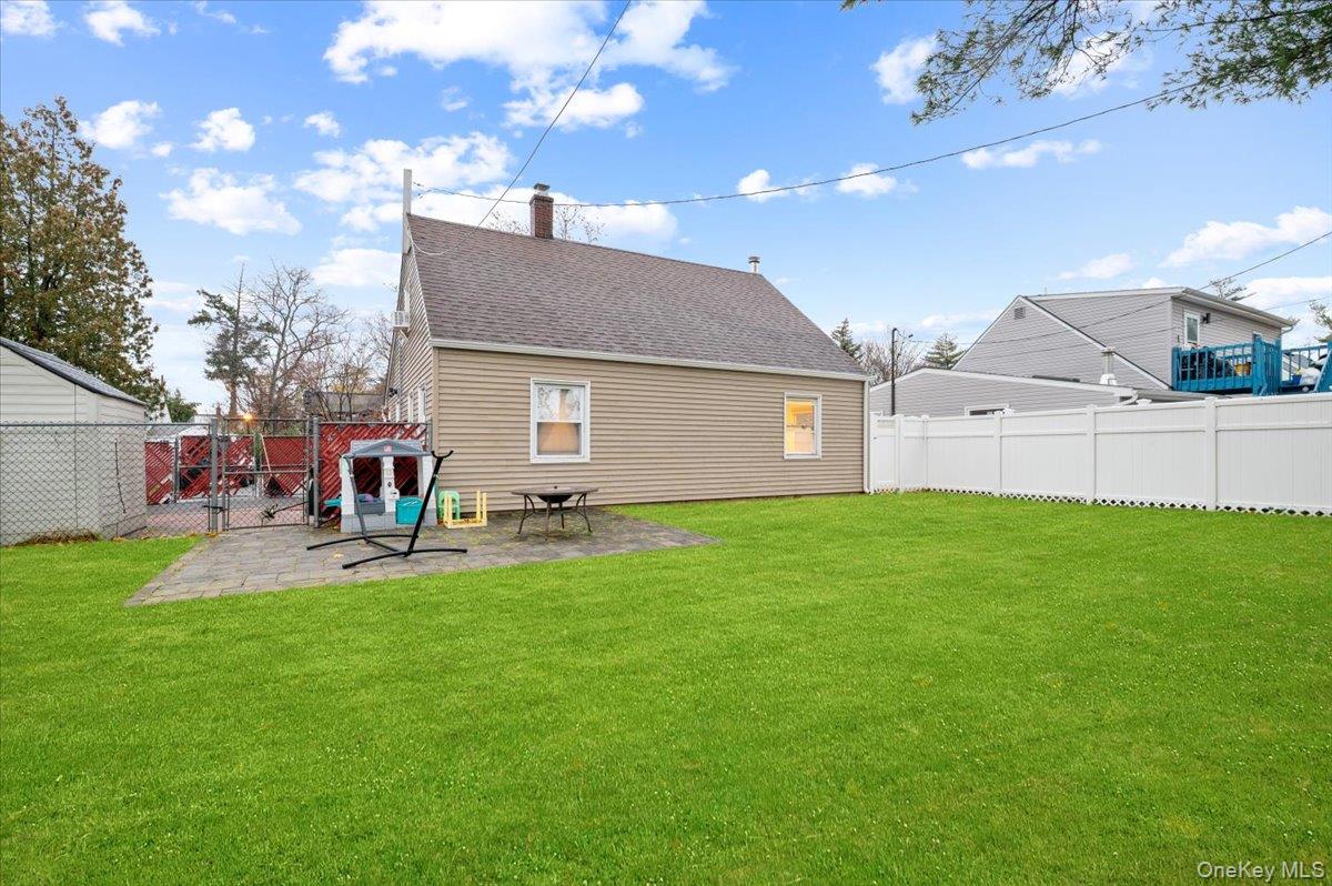 670 Mason Street Westbury Westbury, NY 11590