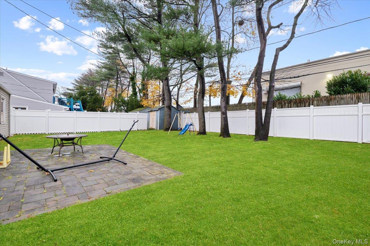 670 Mason Street Westbury Westbury, NY 11590