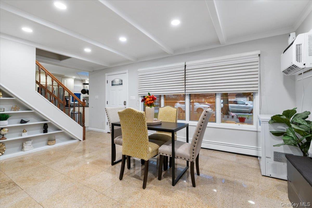 670 Mason Street Westbury Westbury, NY 11590