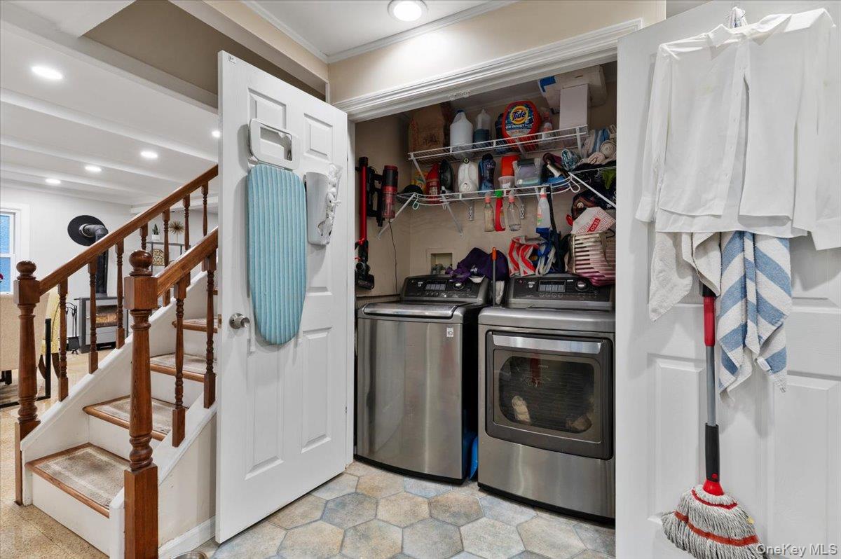 670 Mason Street Westbury Westbury, NY 11590