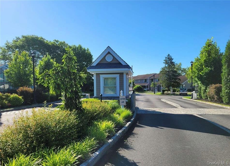 248 Pond View Lane Smithtown Smithtown, NY 11787