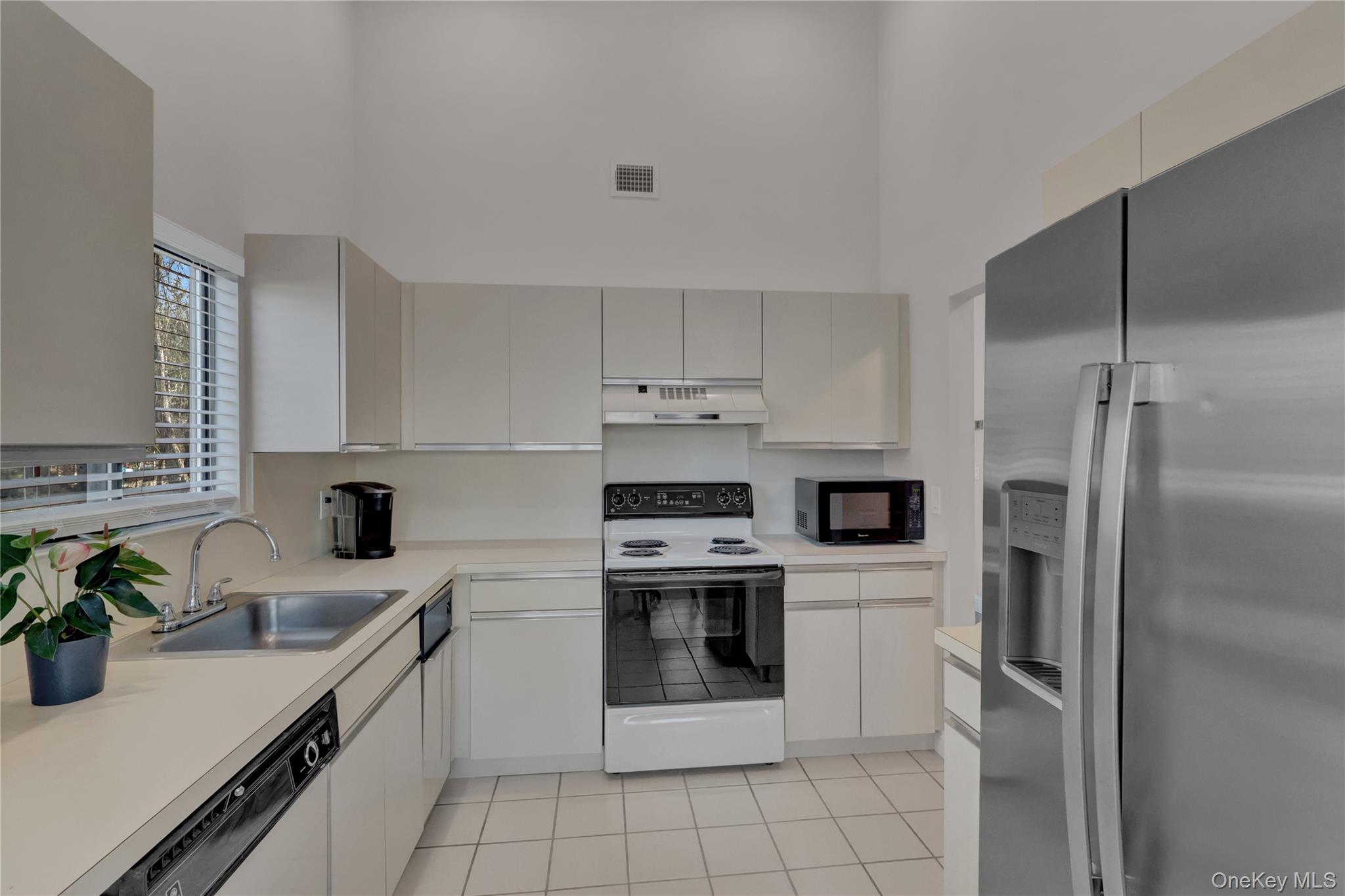 248 Pond View Lane Smithtown Smithtown, NY 11787