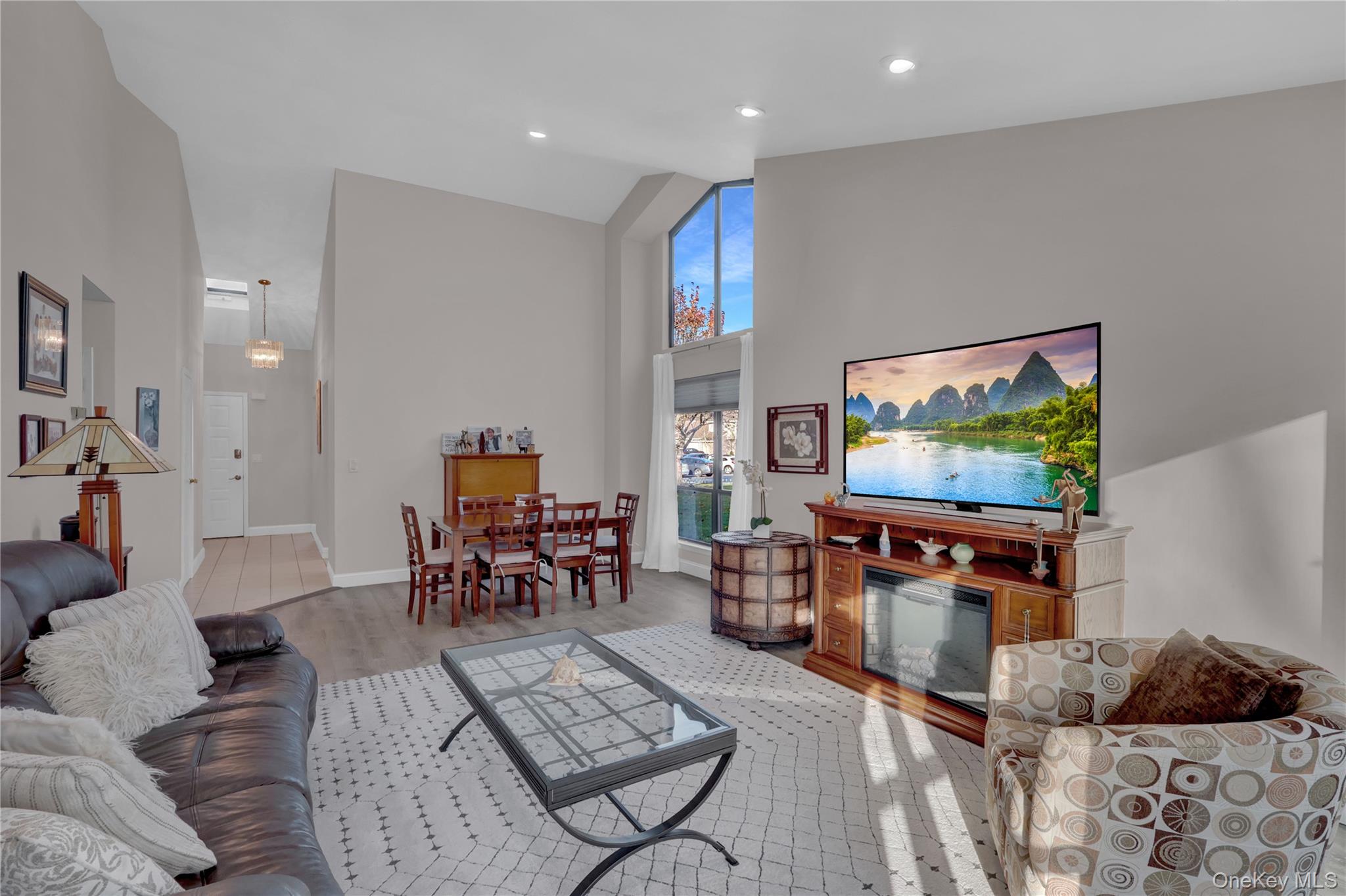 248 Pond View Lane Smithtown Smithtown, NY 11787