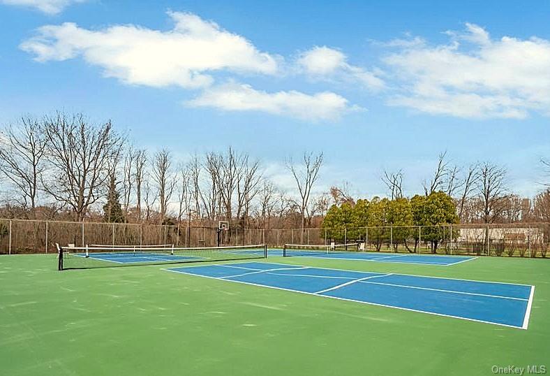 248 Pond View Lane Smithtown Smithtown, NY 11787