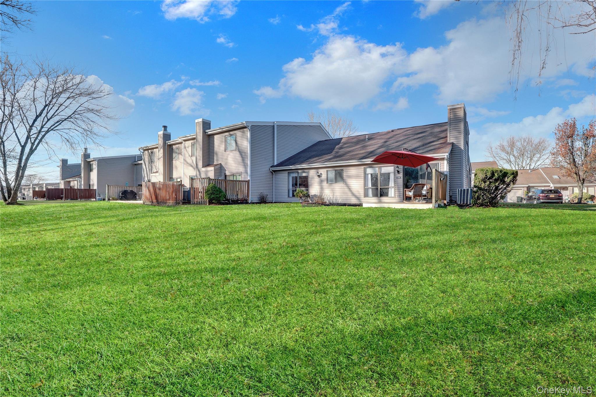 248 Pond View Lane Smithtown Smithtown, NY 11787