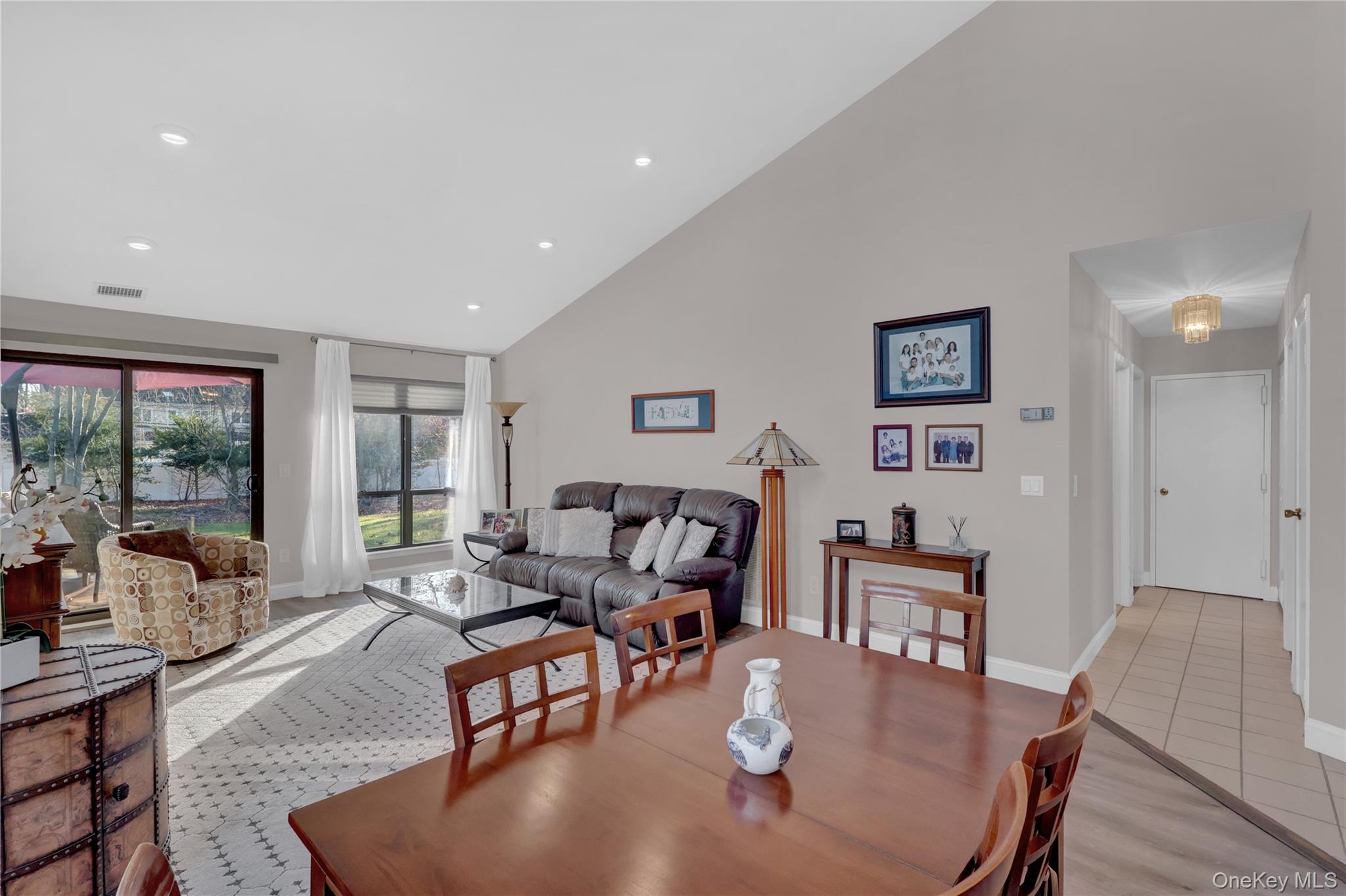 248 Pond View Lane Smithtown Smithtown, NY 11787