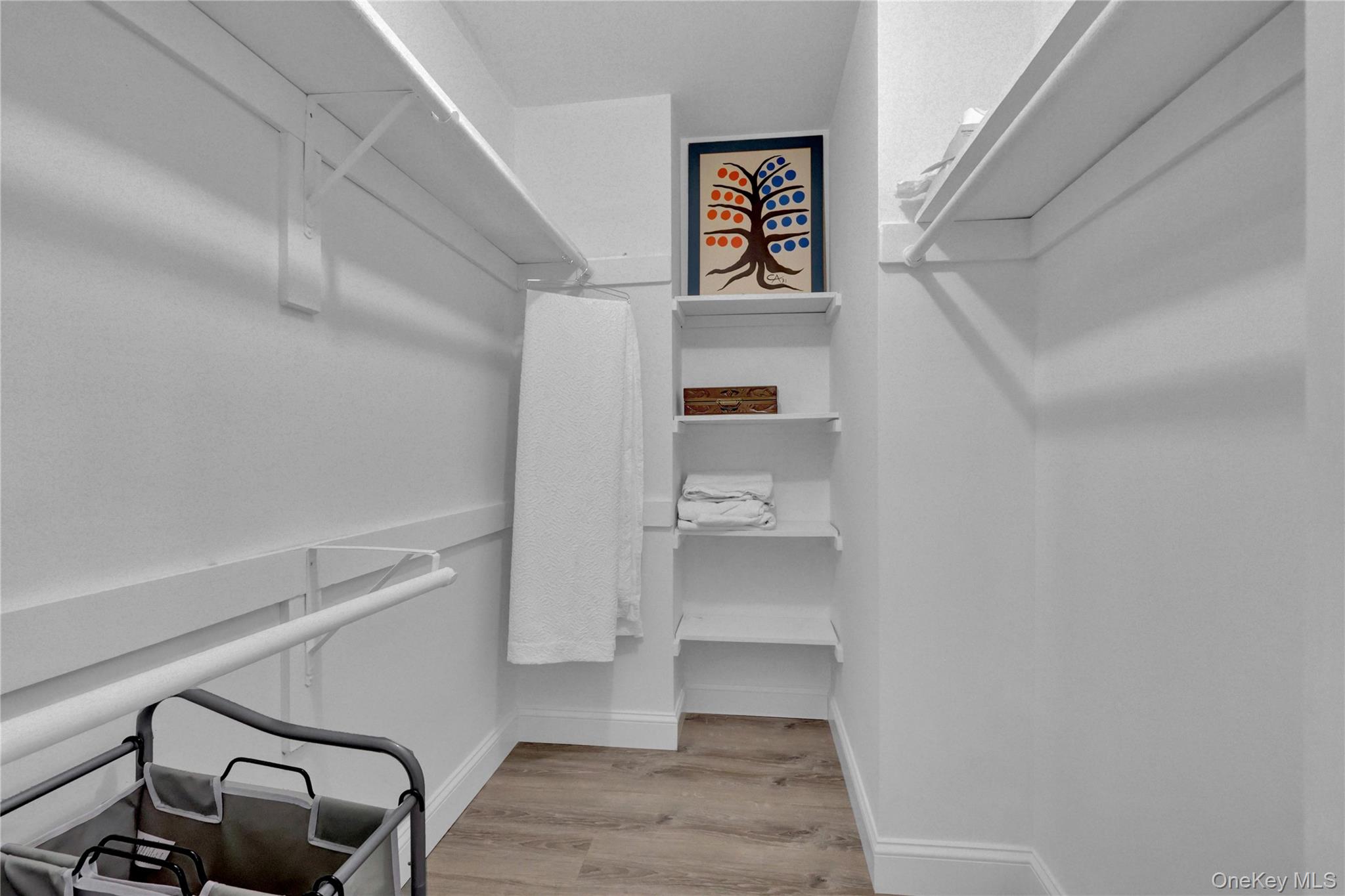 248 Pond View Lane Smithtown Smithtown, NY 11787