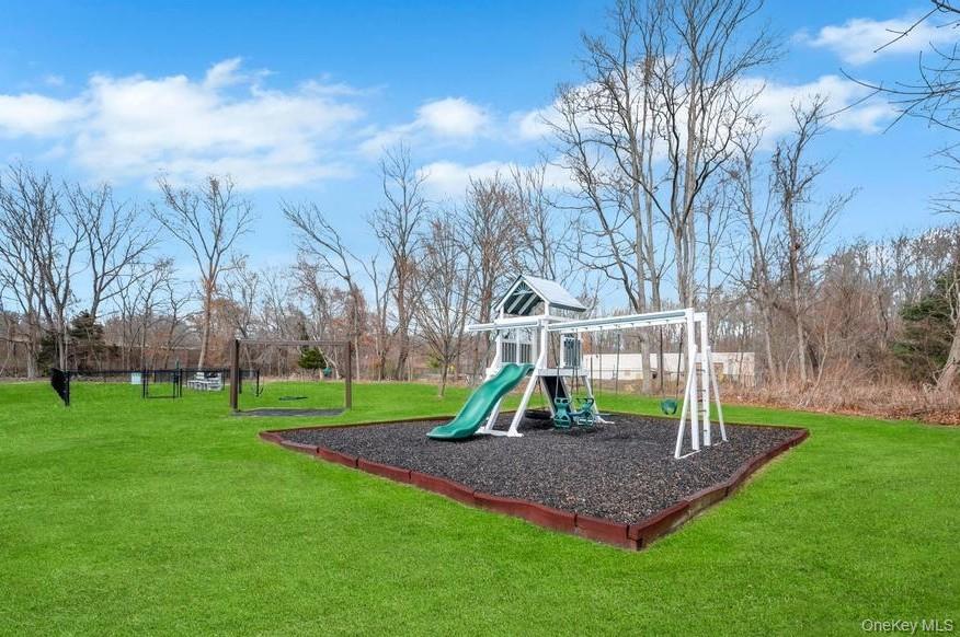 248 Pond View Lane Smithtown Smithtown, NY 11787