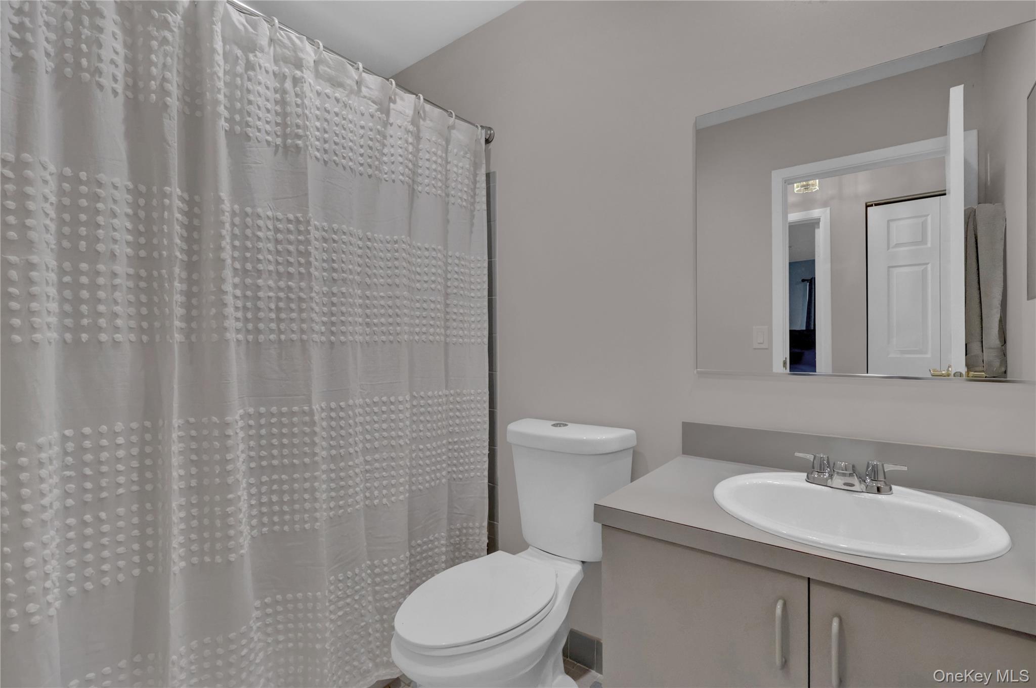 248 Pond View Lane Smithtown Smithtown, NY 11787