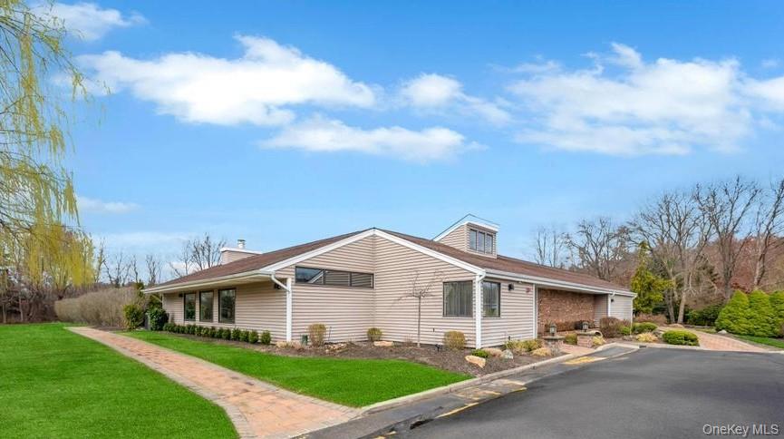 248 Pond View Lane Smithtown Smithtown, NY 11787