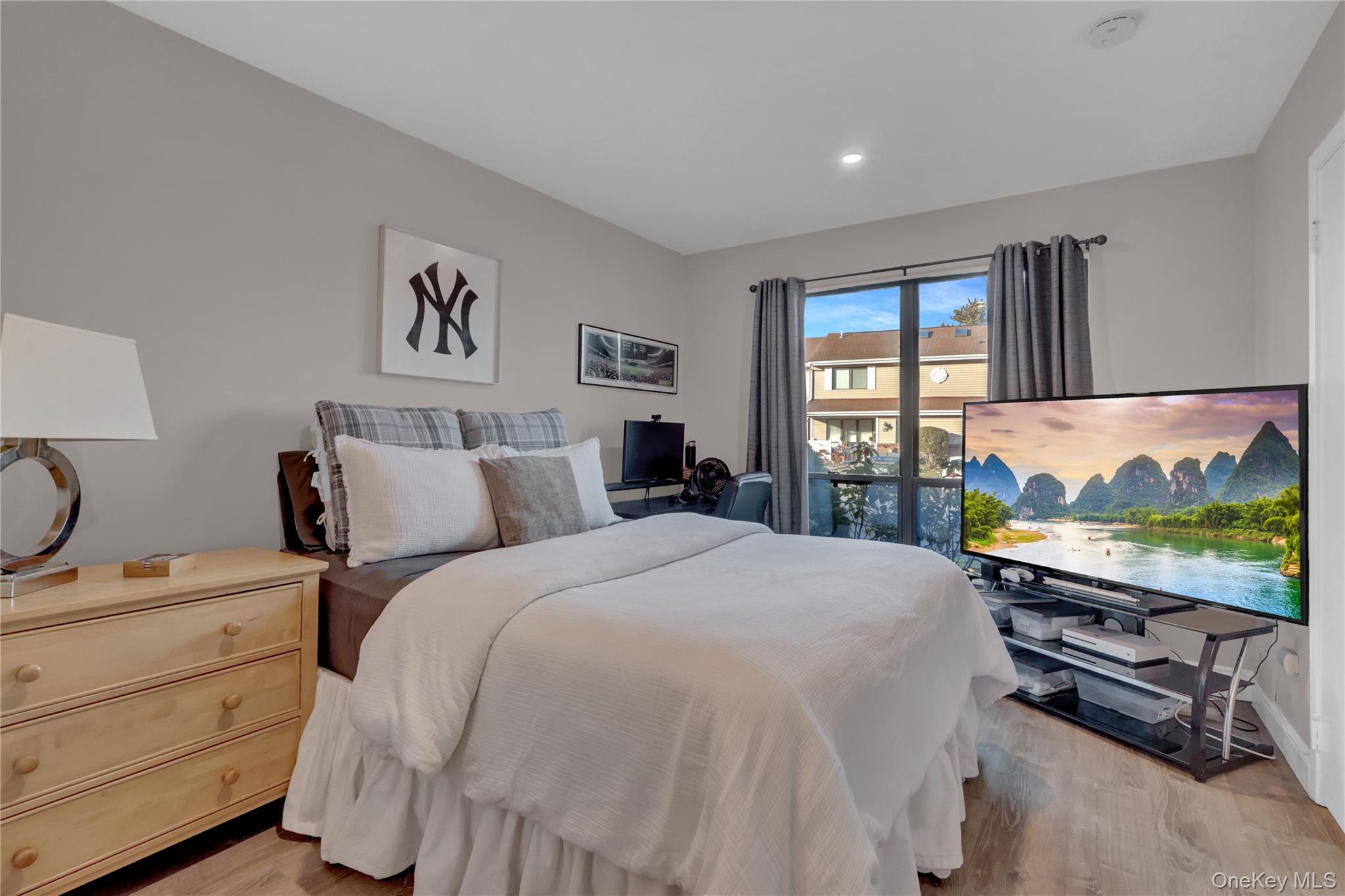 248 Pond View Lane Smithtown Smithtown, NY 11787