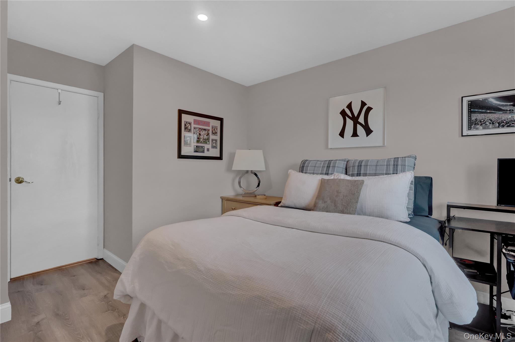 248 Pond View Lane Smithtown Smithtown, NY 11787