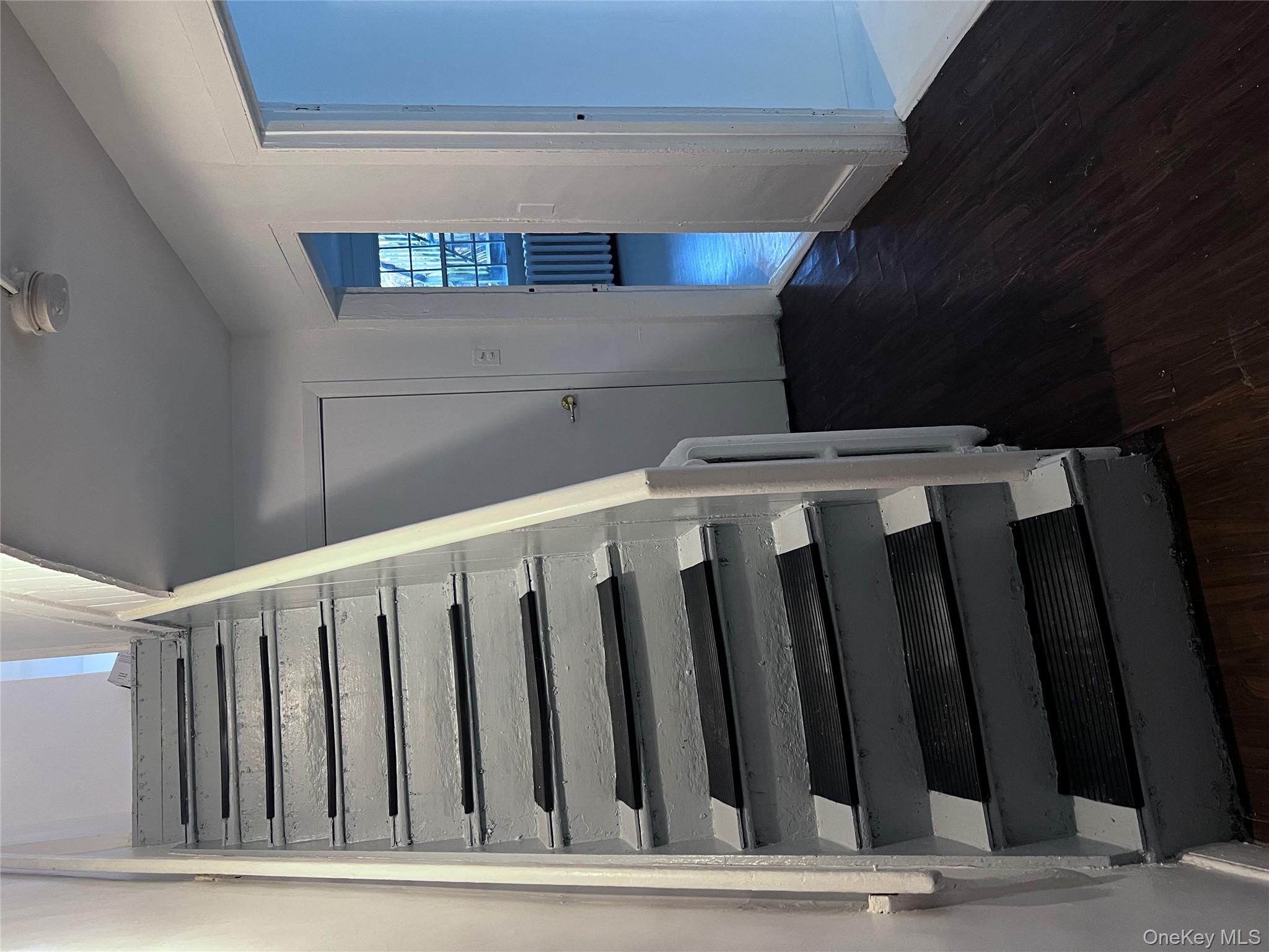 282 Grand Street Out of NYC Newburgh, NY 12550