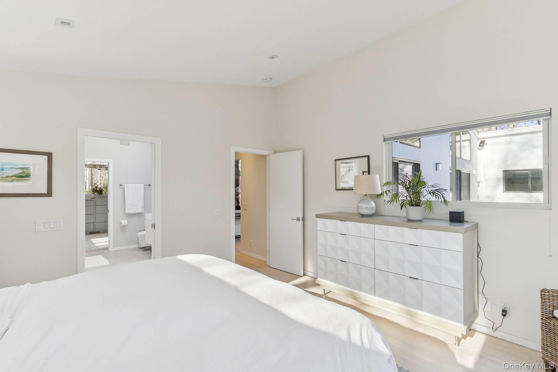 56 North Woods Lane East Hampton East Hampton, NY 11937