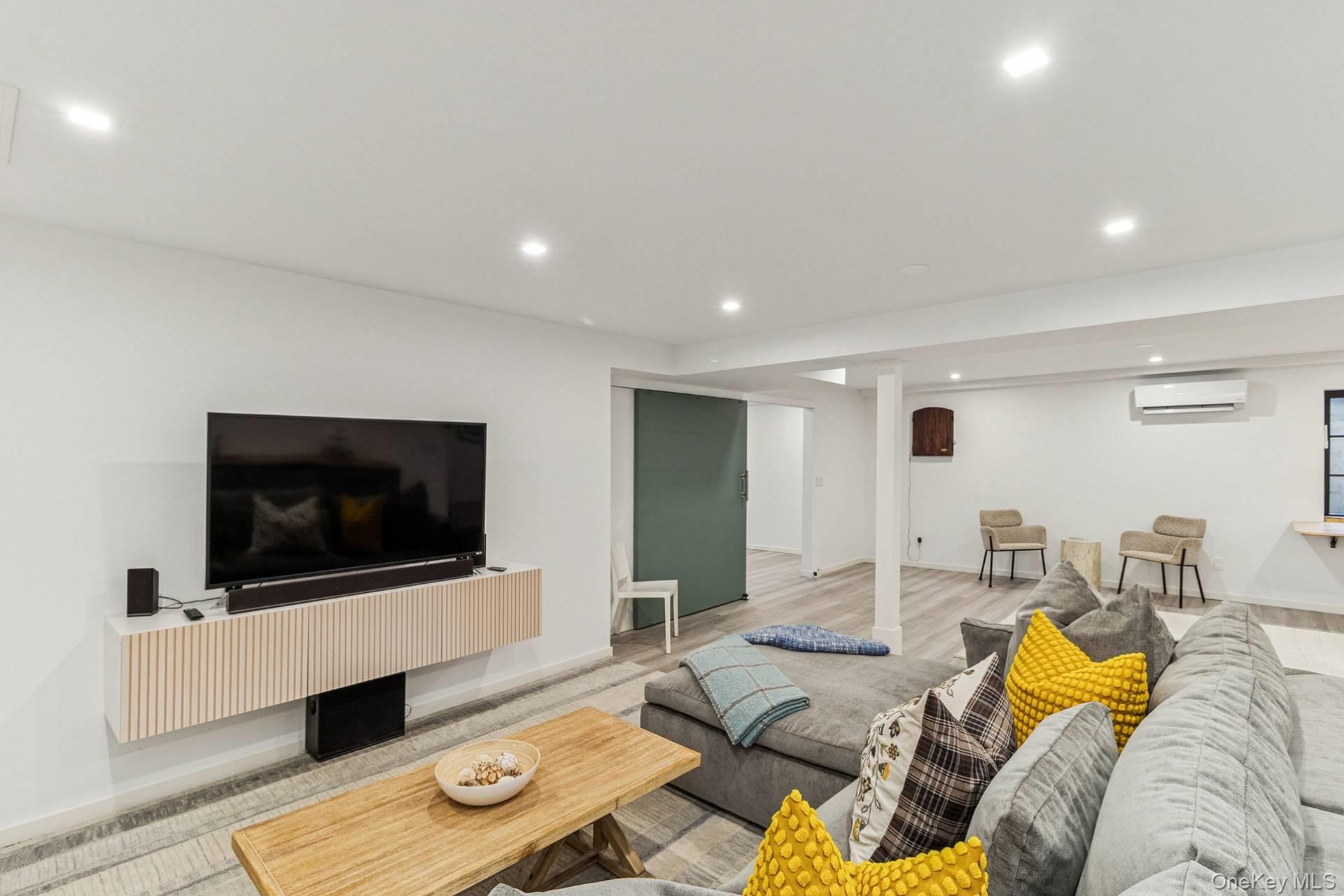 56 North Woods Lane East Hampton East Hampton, NY 11937