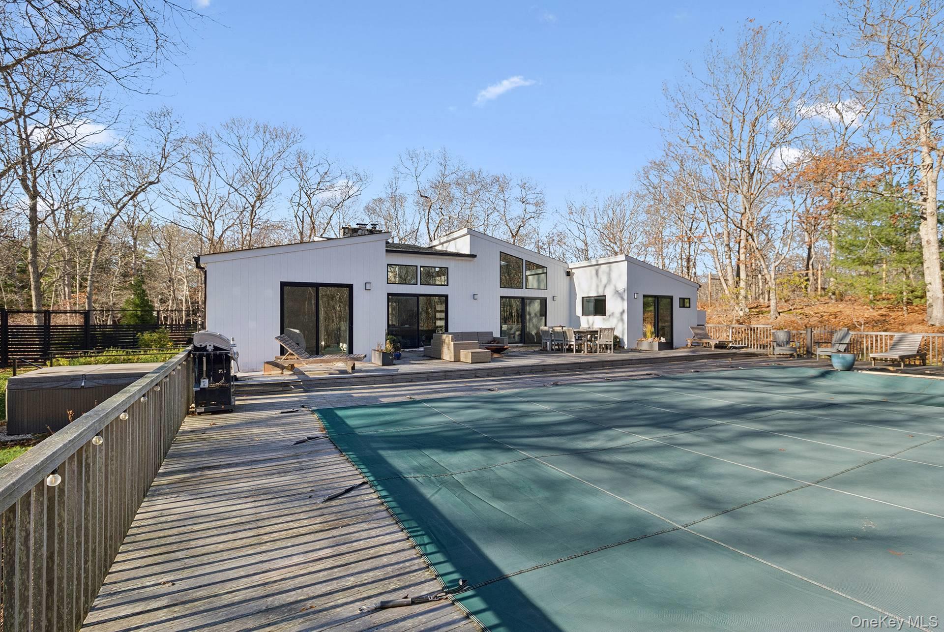 56 North Woods Lane East Hampton East Hampton, NY 11937