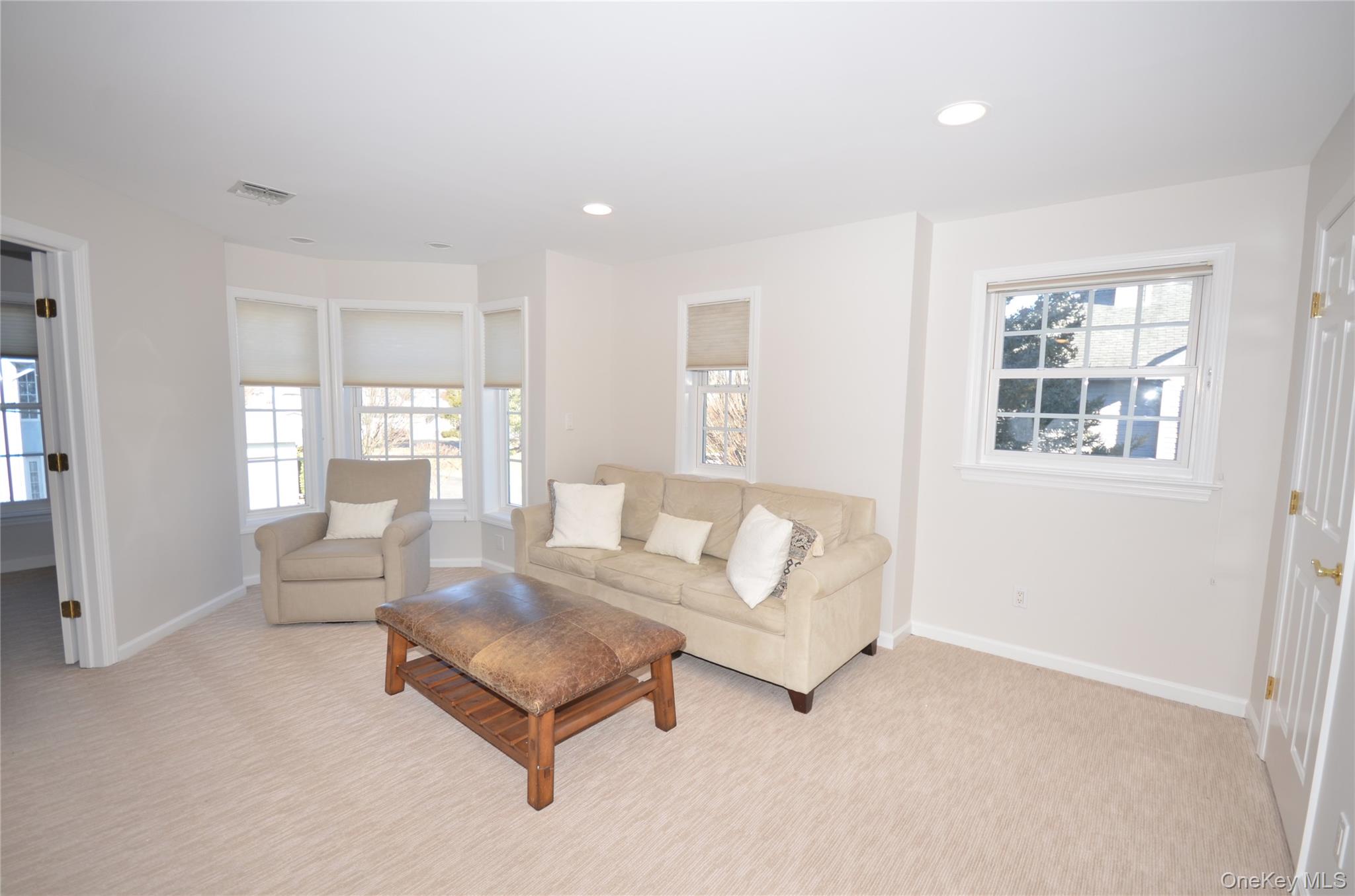 736 Verona Drive Melville Melville, NY 11747