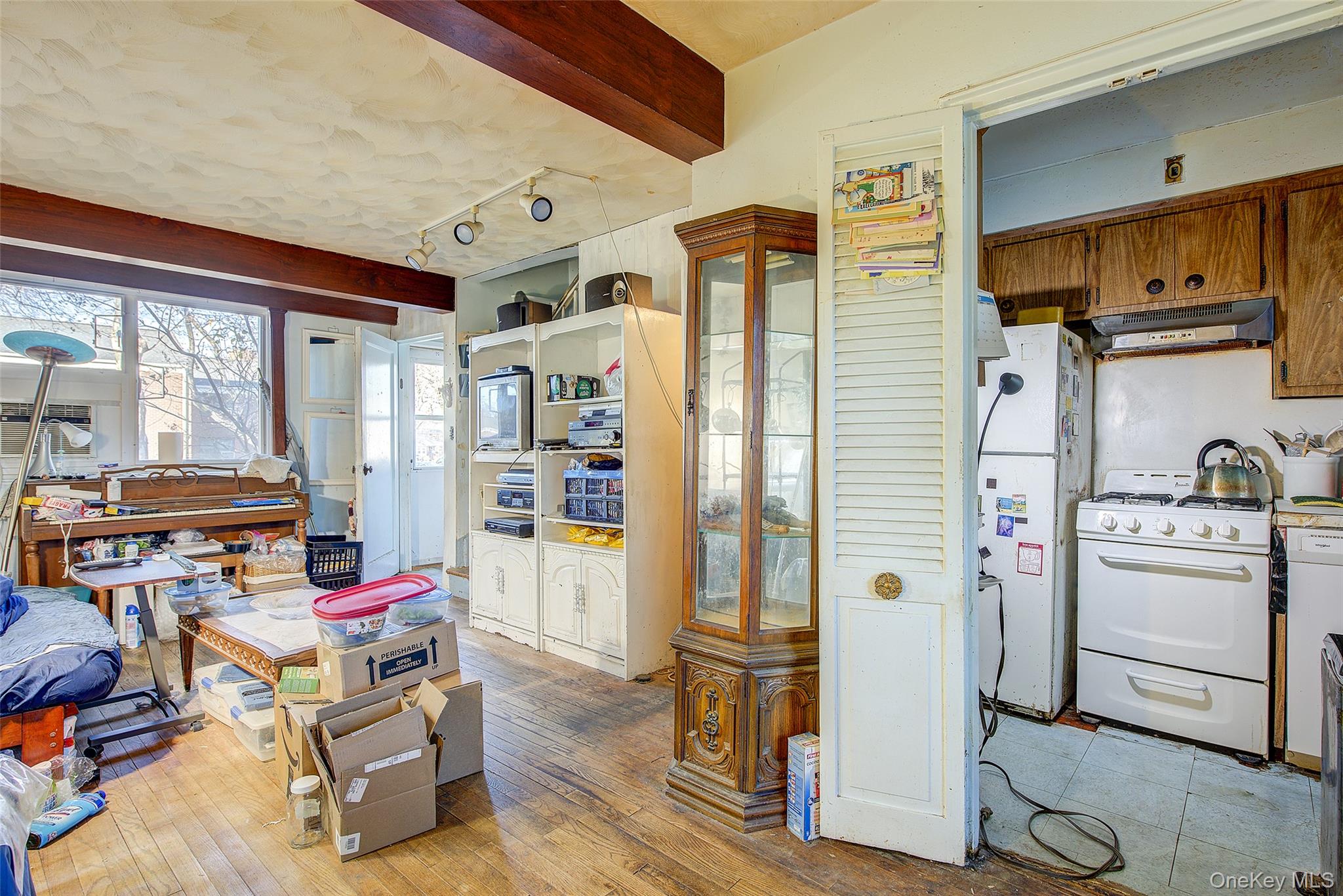 216-76 68TH Avenue 26-119 Oakland Gardens Oakland Gardens, NY 11364