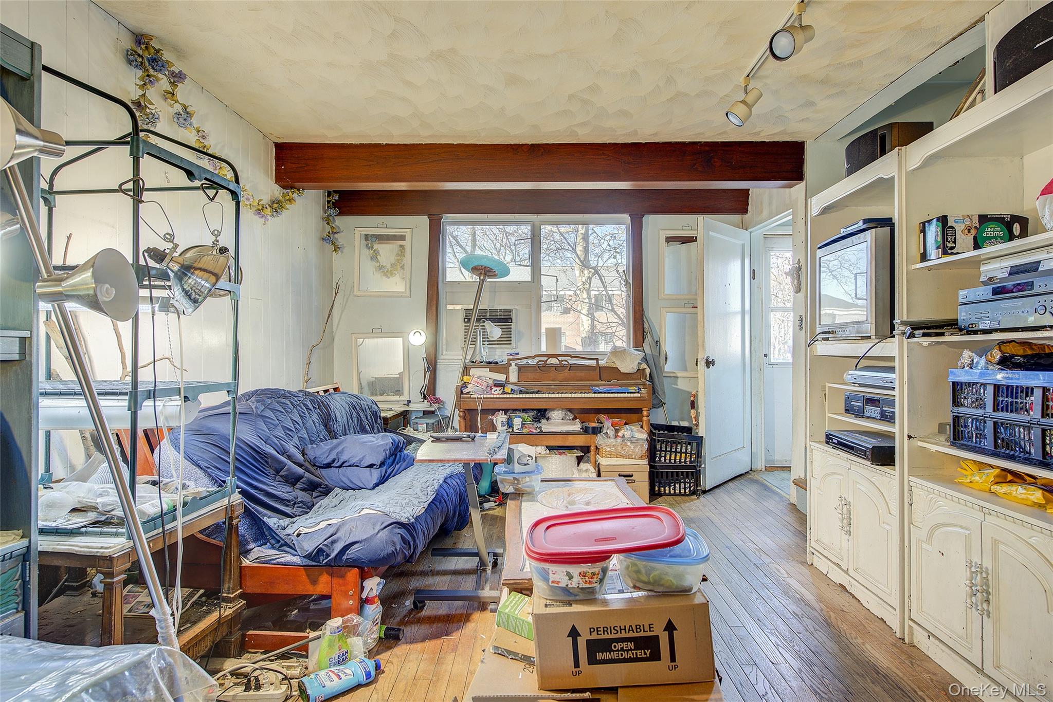 216-76 68TH Avenue 26-119 Oakland Gardens Oakland Gardens, NY 11364