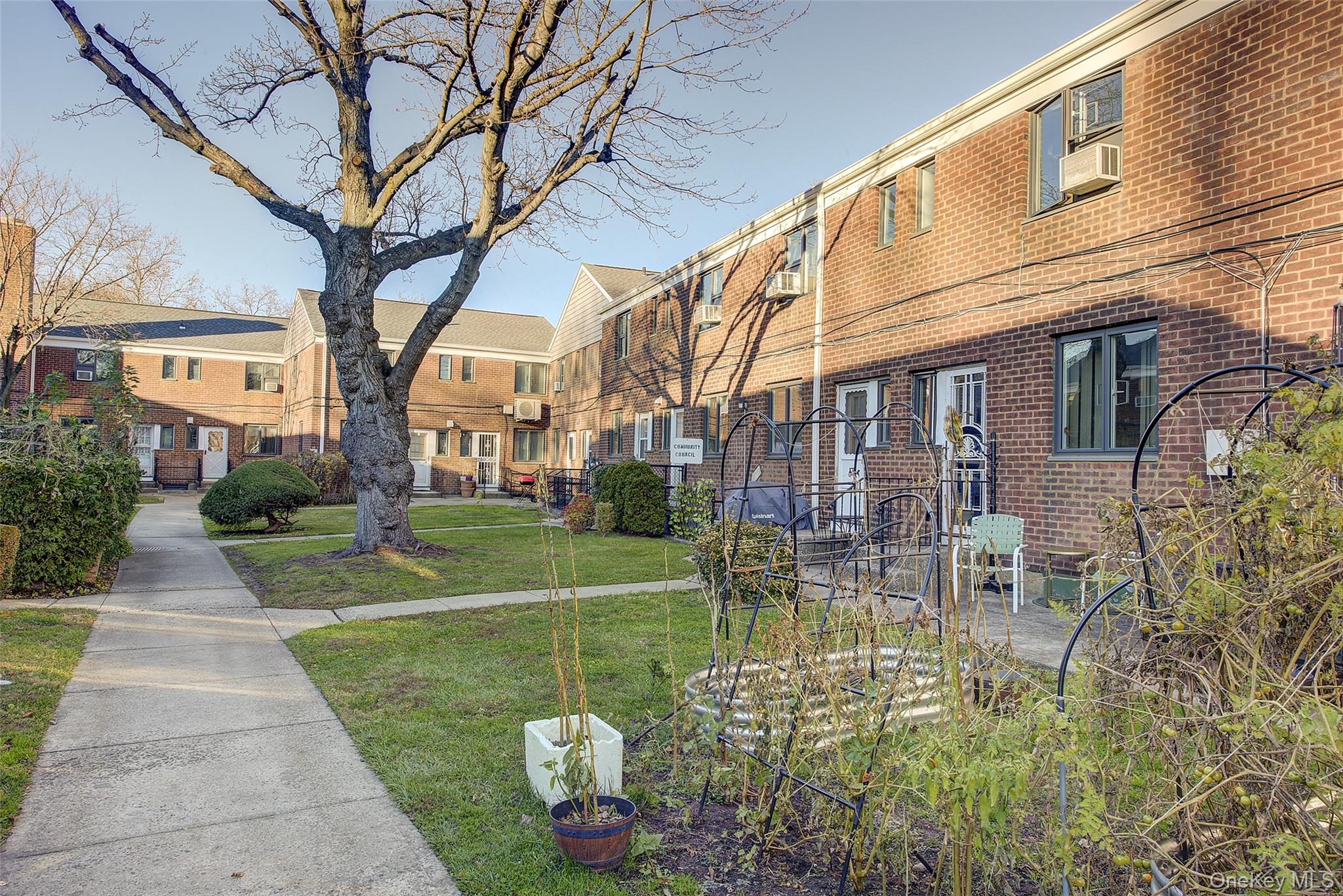 216-76 68TH Avenue 26-119 Oakland Gardens Oakland Gardens, NY 11364