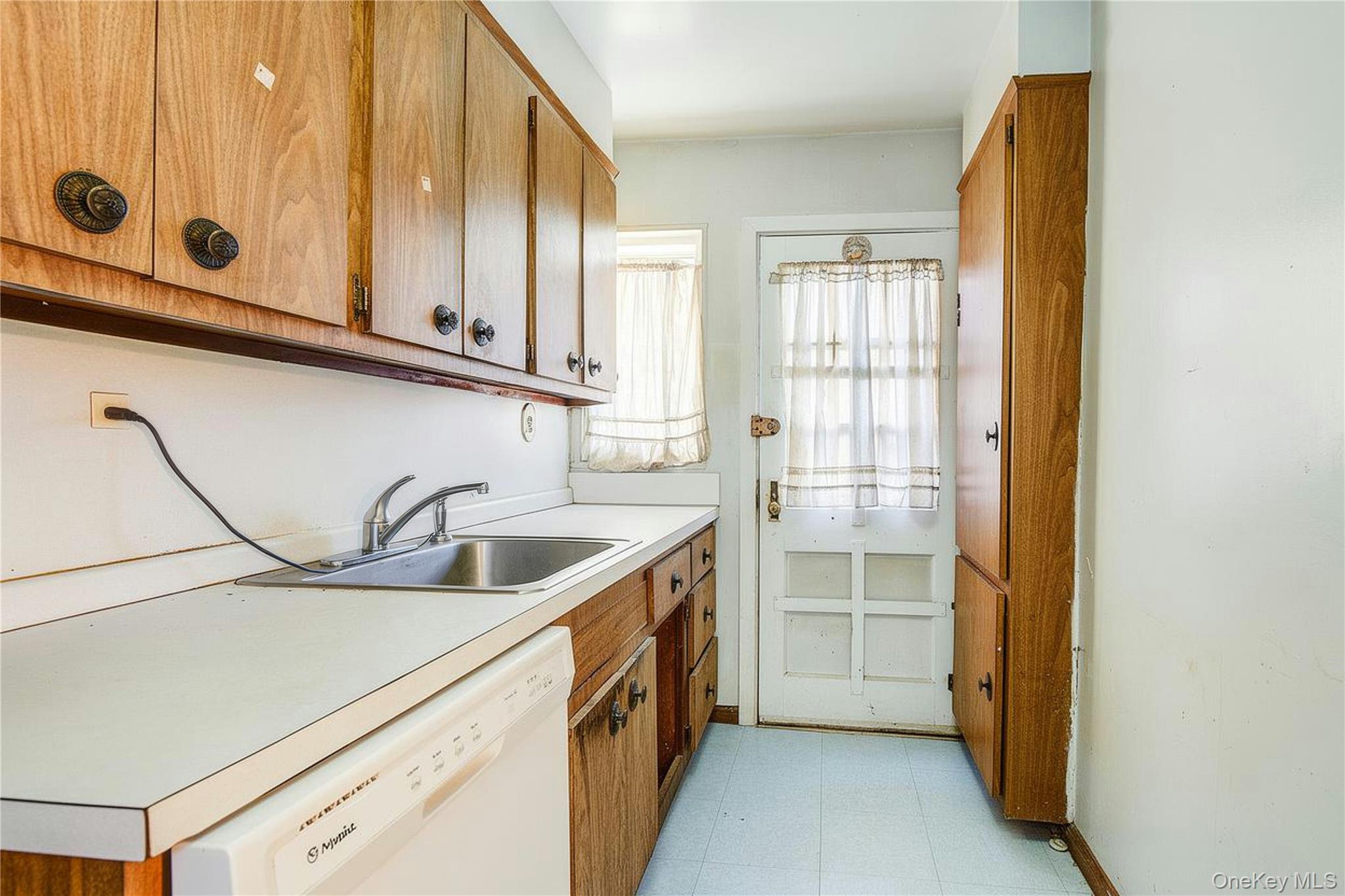 216-76 68TH Avenue 26-119 Oakland Gardens Oakland Gardens, NY 11364