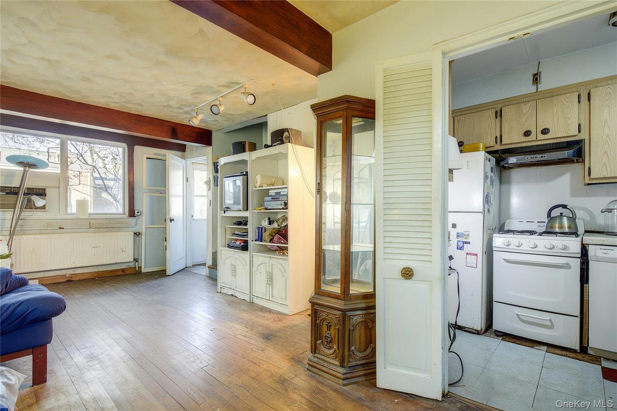 216-76 68TH Avenue 26-119 Oakland Gardens Oakland Gardens, NY 11364