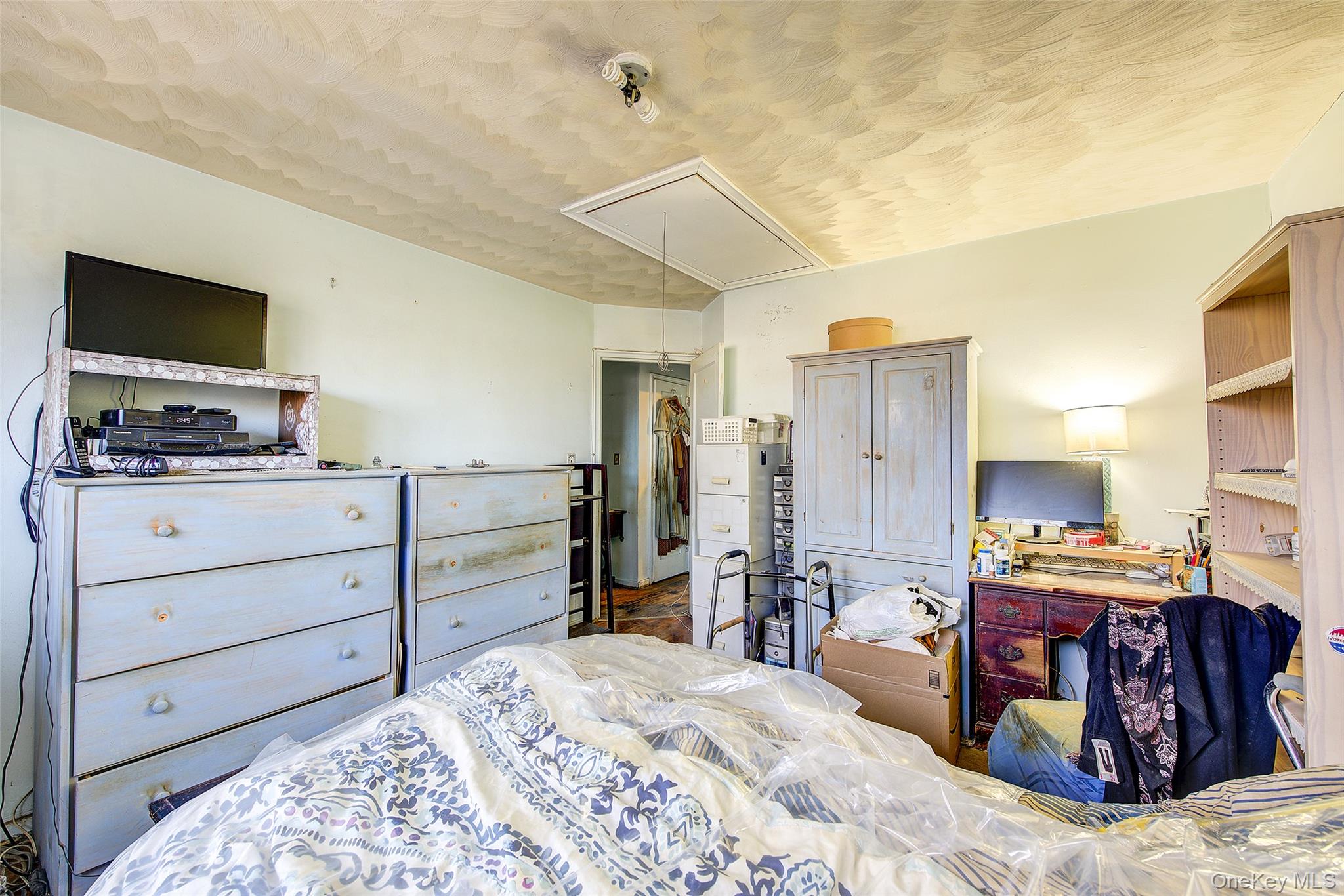 216-76 68TH Avenue 26-119 Oakland Gardens Oakland Gardens, NY 11364