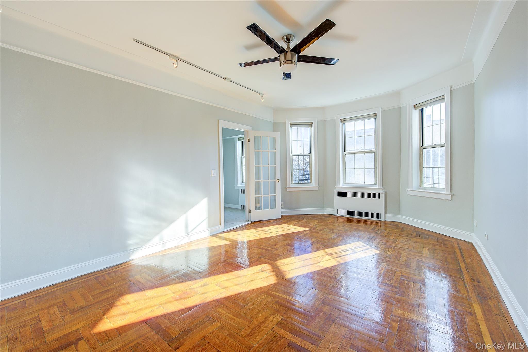 79-15 35th Avenue 5-A Jackson Heights Jackson Heights, NY 11372