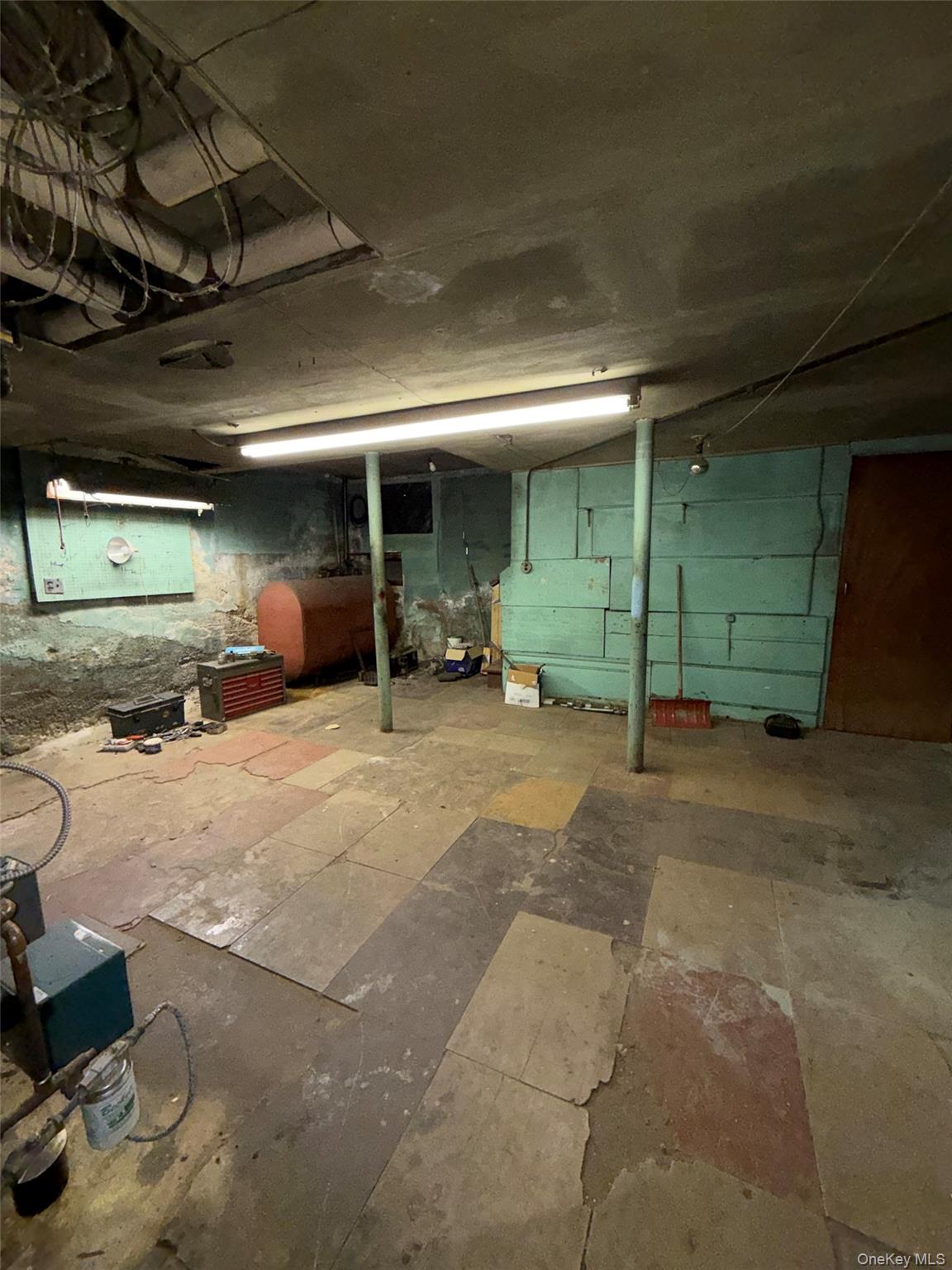 6004 NETHERLAND Avenue Bronx, NY 10471