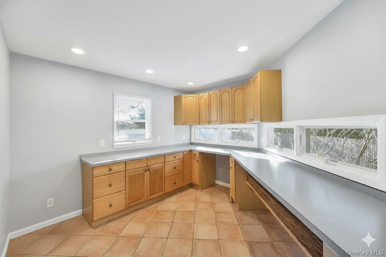 10 Westwind Drive Bohemia Bohemia, NY 11716