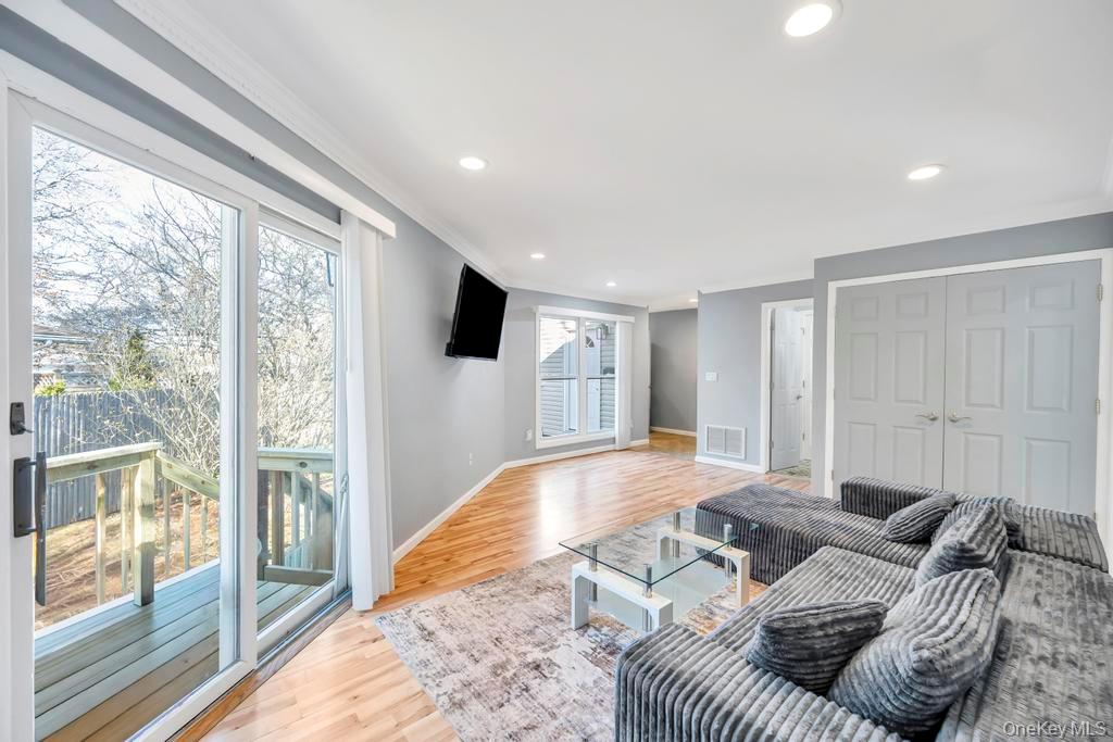 10 Westwind Drive Bohemia Bohemia, NY 11716