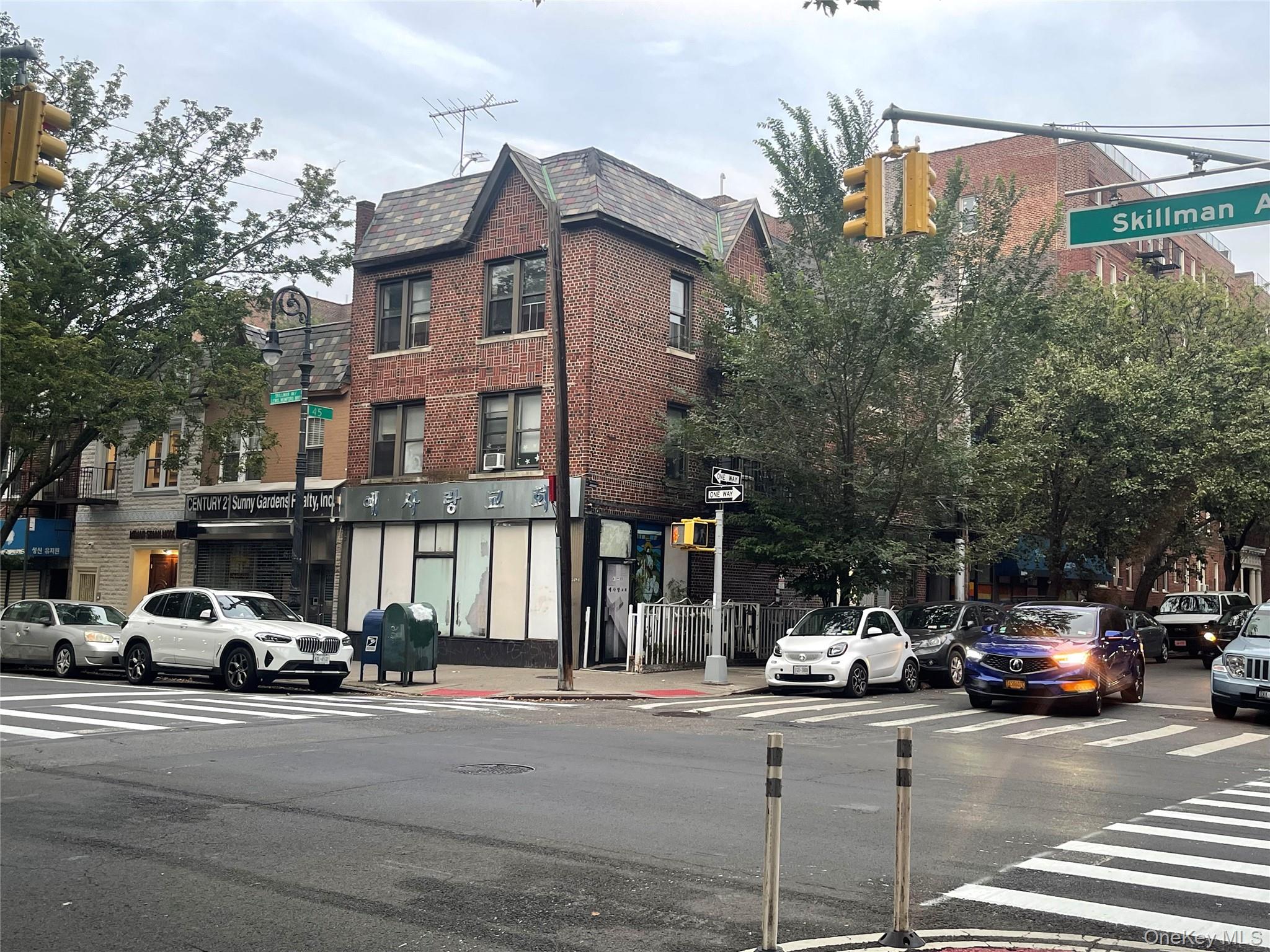 41-05 45th 2-b Sunnyside Sunnyside, NY 11104